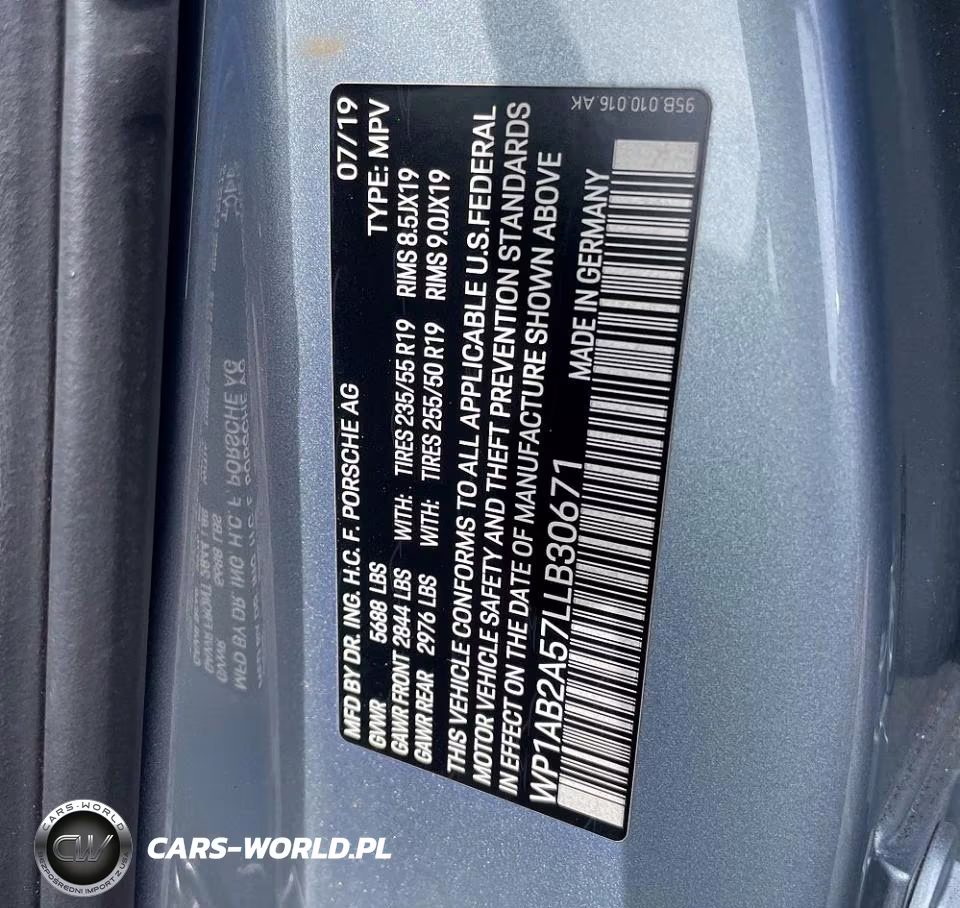 2020 Porsche Macan S VIN:WP1AB2A57LLB30671 - 10