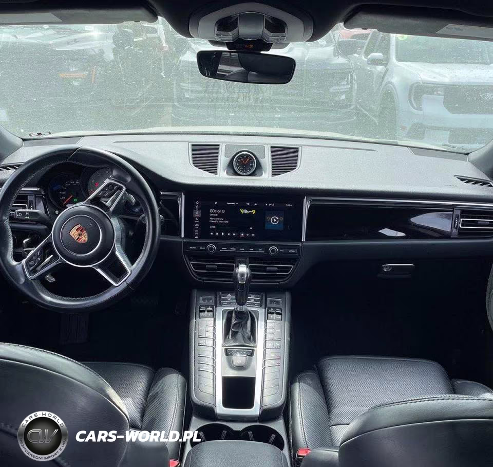 2020 Porsche Macan S VIN:WP1AB2A57LLB30671 - 12
