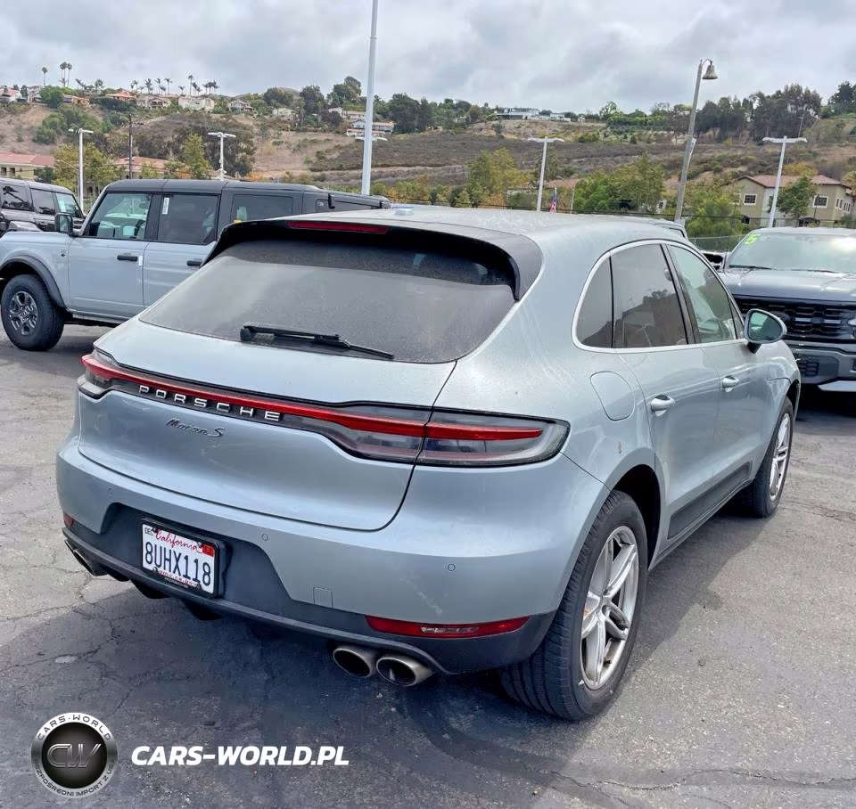 2020 Porsche Macan S VIN:WP1AB2A57LLB30671 - 4