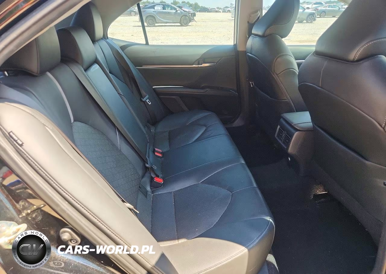 2020 Toyota Camry Xse VIN:4T1K61AK2LU960751 - 10