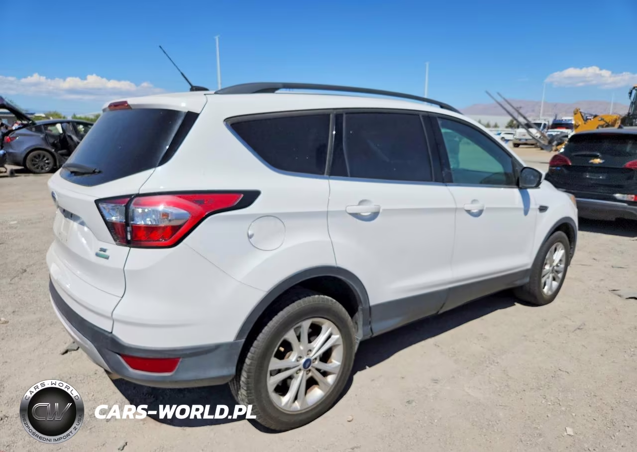 2018 Ford Escape Se VIN:1FMCU0GD7JUA73754 - 3