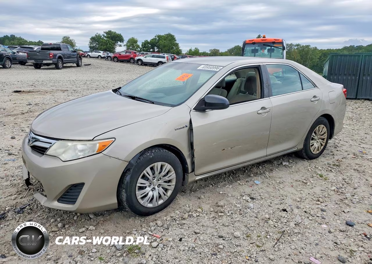 2014 Toyota Camry Hybrid Le – zdjęcie 1 z 12