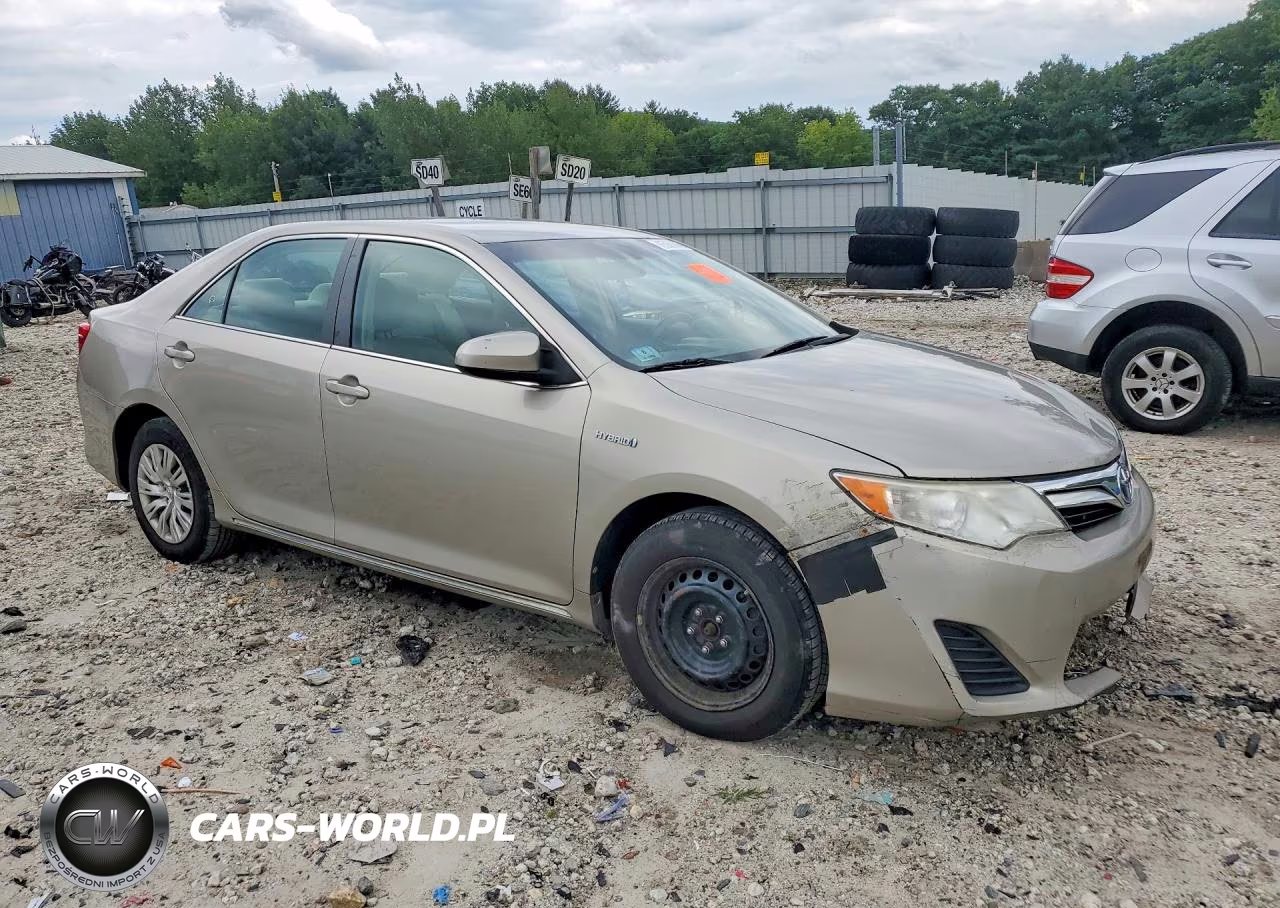 2014 Toyota Camry Hybrid Le VIN:4T1BD1FK9EU140457 - 4