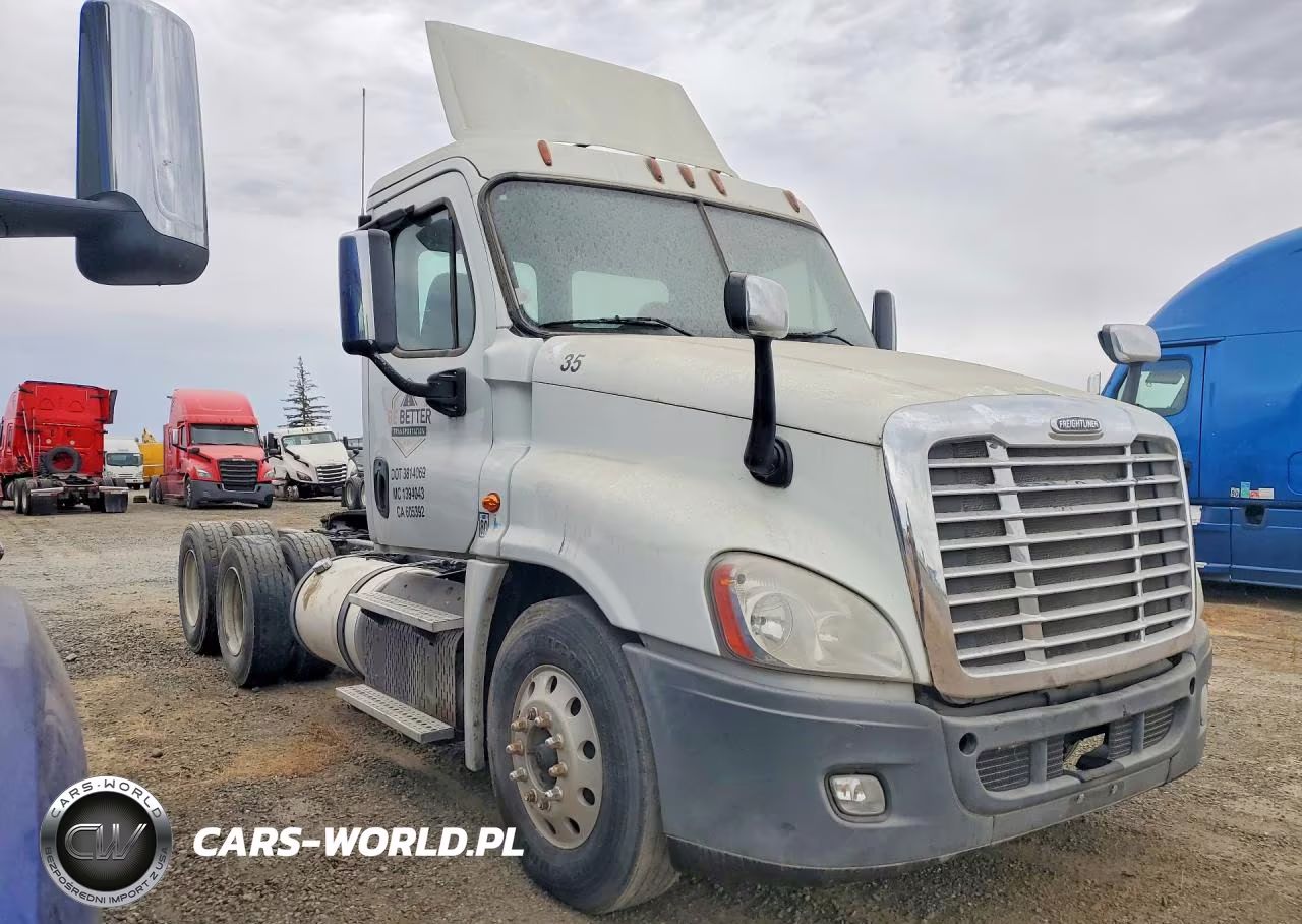 2015 Freightliner Cascadia 125 VIN:3AKJGEBG0FDGK3783 - 4