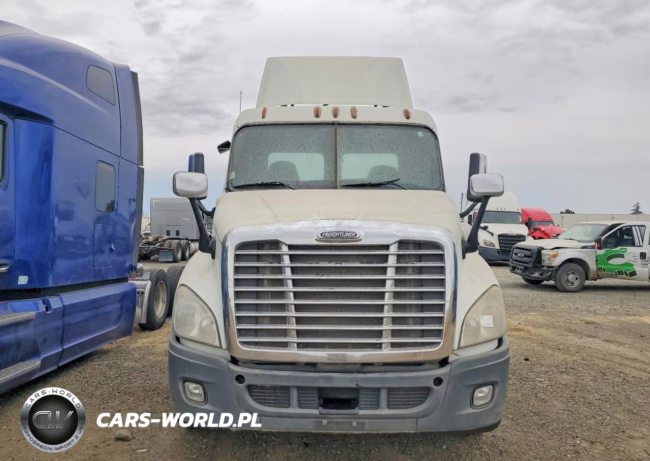 2015 Freightliner Cascadia 125 VIN:3AKJGEBG0FDGK3783 - 5