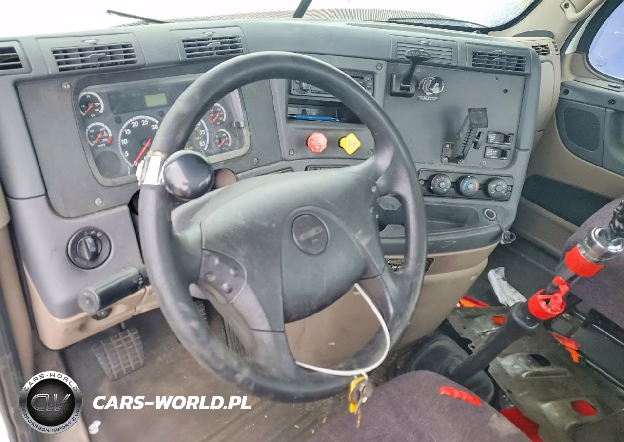 2015 Freightliner Cascadia 125 VIN:3AKJGEBG0FDGK3783 - 8