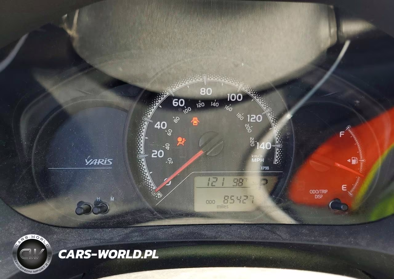 2016 Toyota Yaris 5-Door L VIN:VNKKTUD38GA064634 - 9