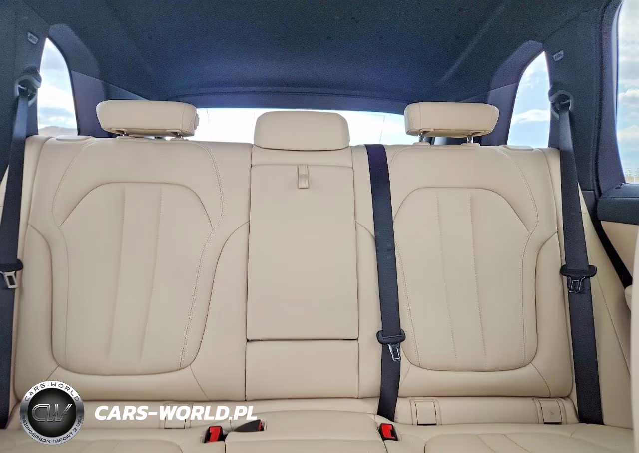 2022 BMW X5 xDrive45E VIN:5UXTA6C08N9K88182 - 10