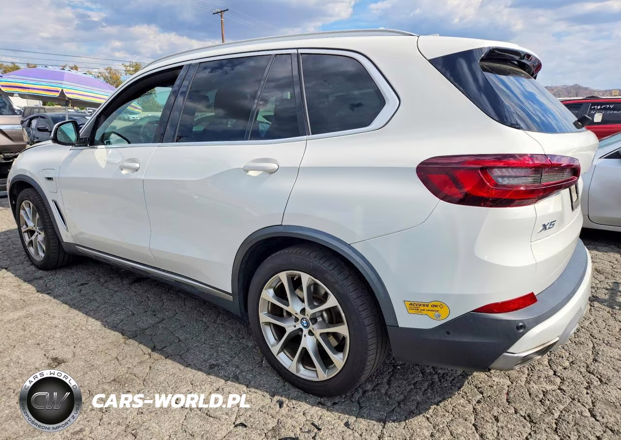 2022 BMW X5 xDrive45E VIN:5UXTA6C08N9K88182 - 2