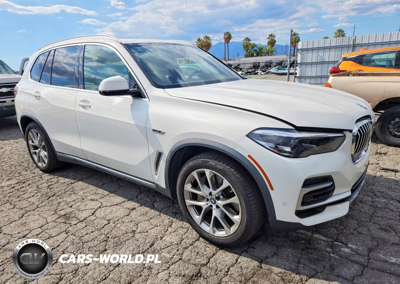 2022 BMW X5 xDrive45E VIN:5UXTA6C08N9K88182 - 4