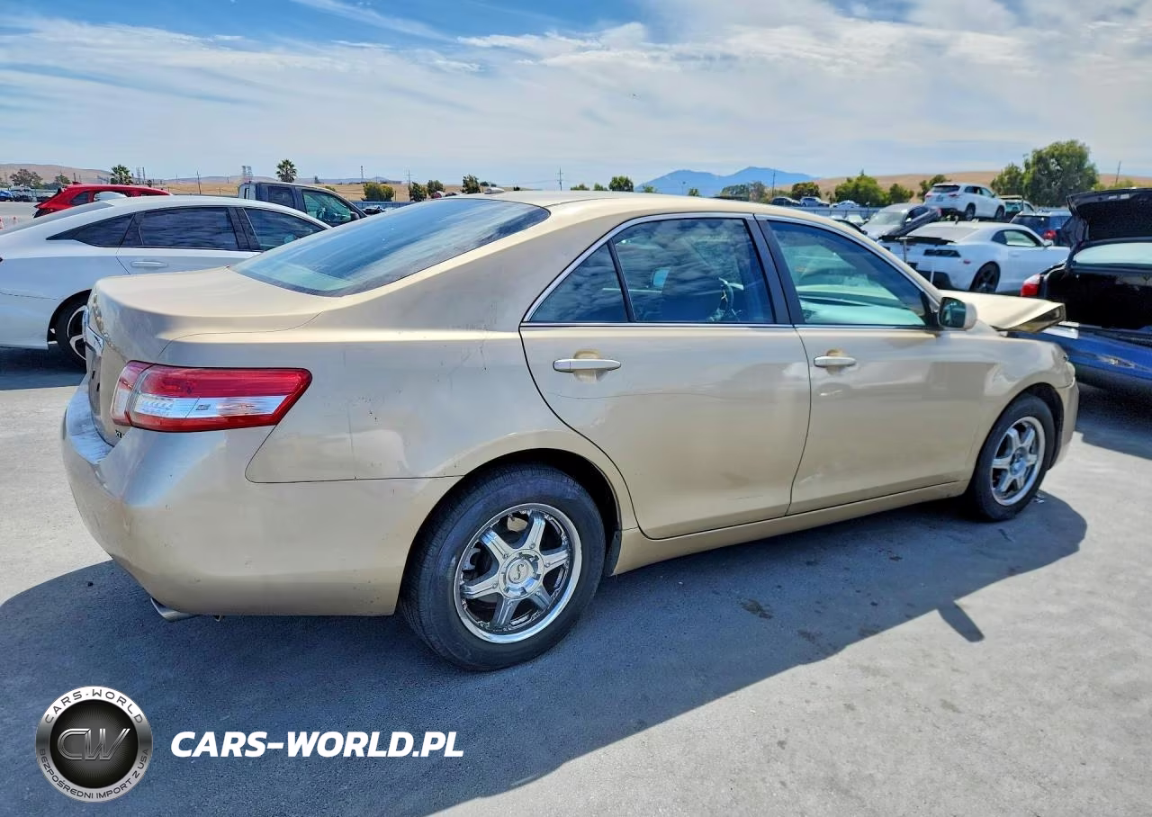 2011 Toyota Camry Xle VIN:4T1BF3EK3BU231694 - 3