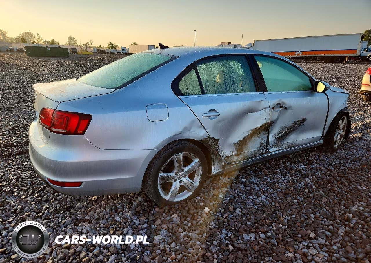 2014 Volkswagen Jetta Gli VIN:3VW4S7AJ2EM213447 - 3