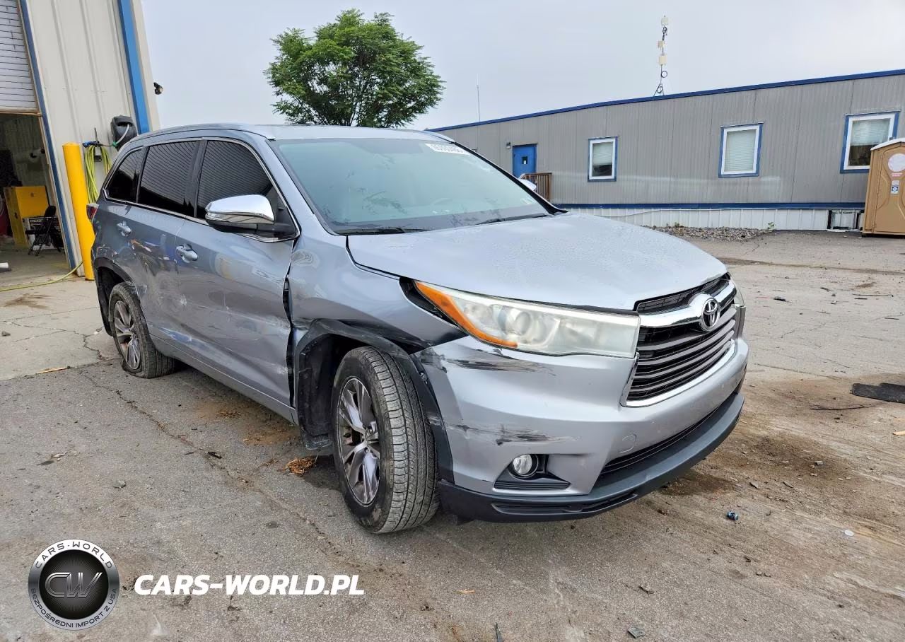 2015 Toyota Highlander Xle VIN:5TDJKRFH5FS095936 - 4