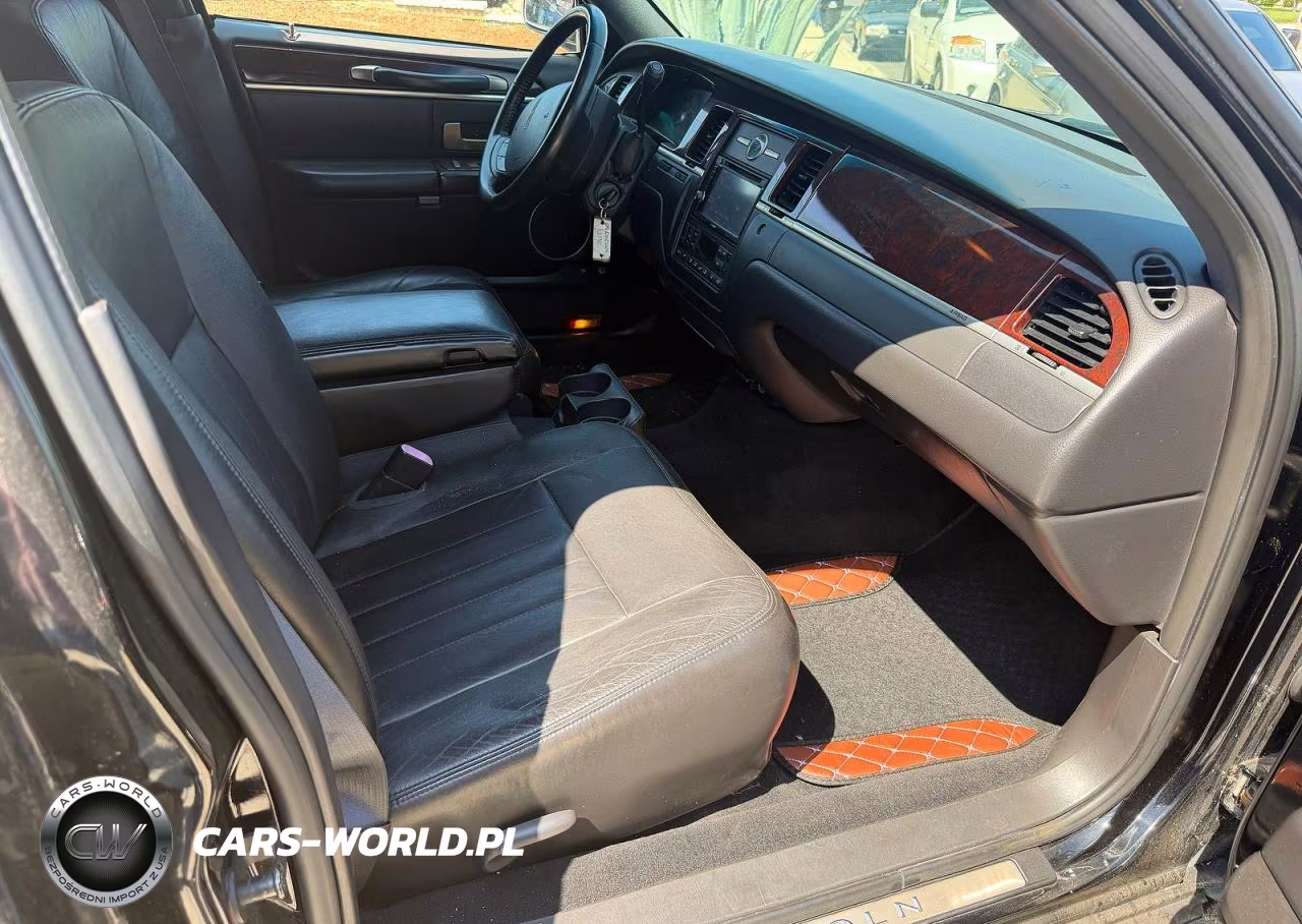 2009 Lincoln Town Car VIN:2L1FM88W09X605721 - 5