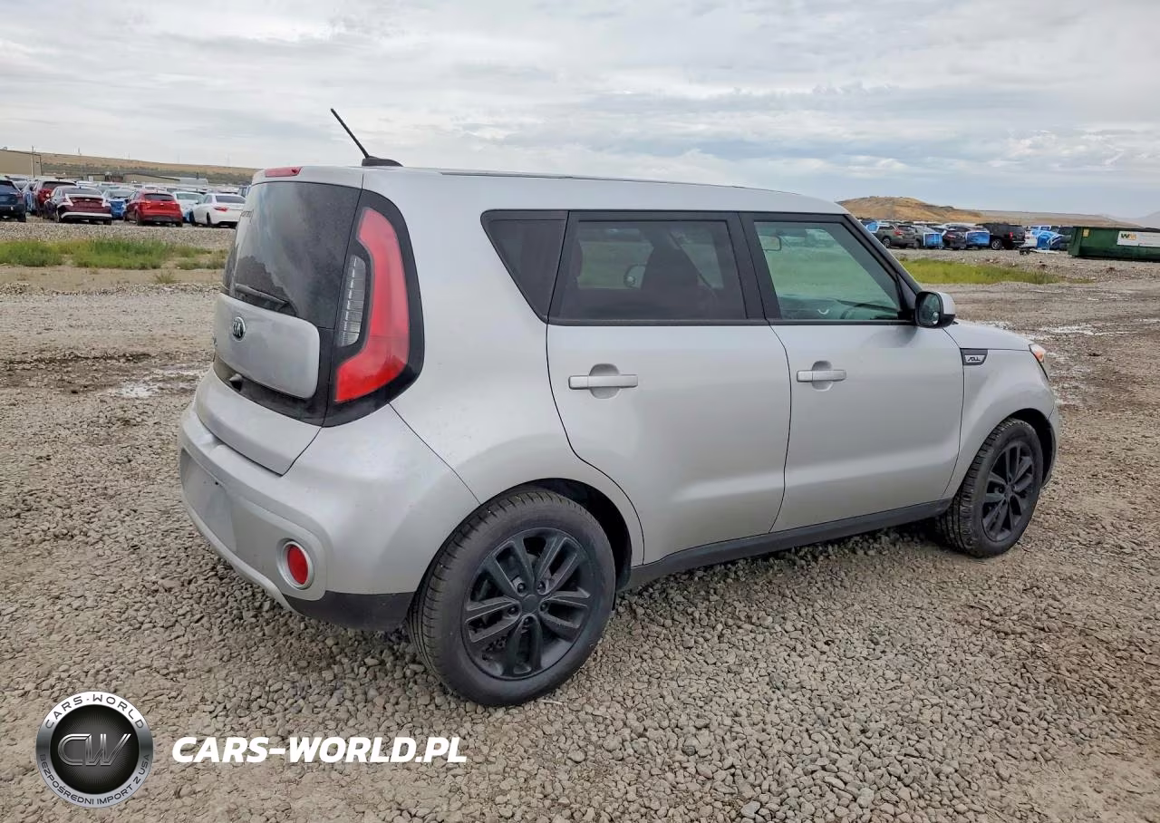 2018 Kia Soul + VIN:KNDJP3A54J7549673 - 3