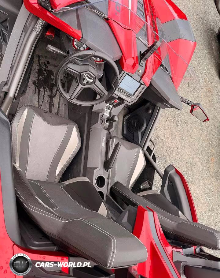 2018 Polaris Slingshot Sl VIN:57XAAPFA1J8128364 - 9