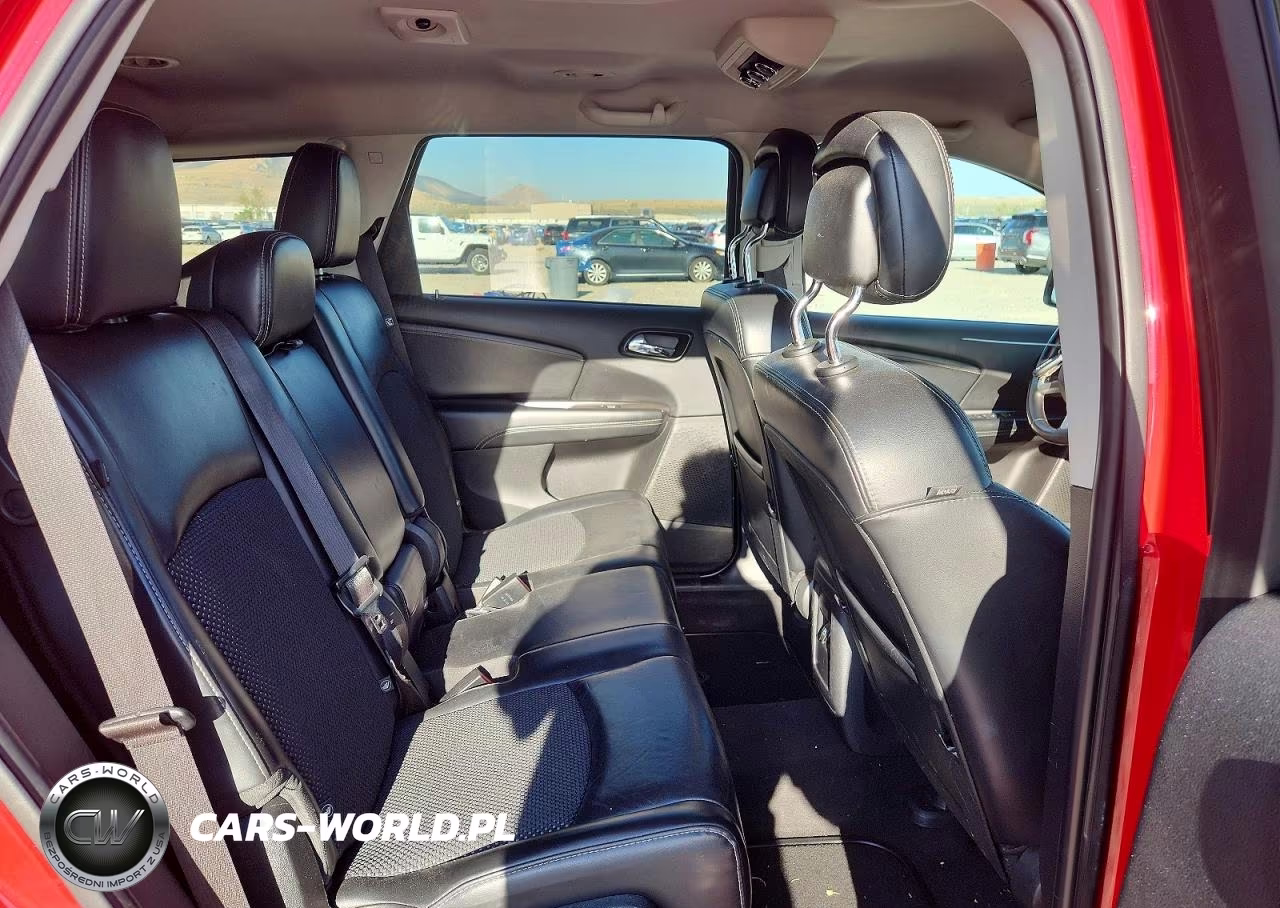 2018 Dodge Journey Crossroad VIN:3C4PDDGG8JT430702 - 10
