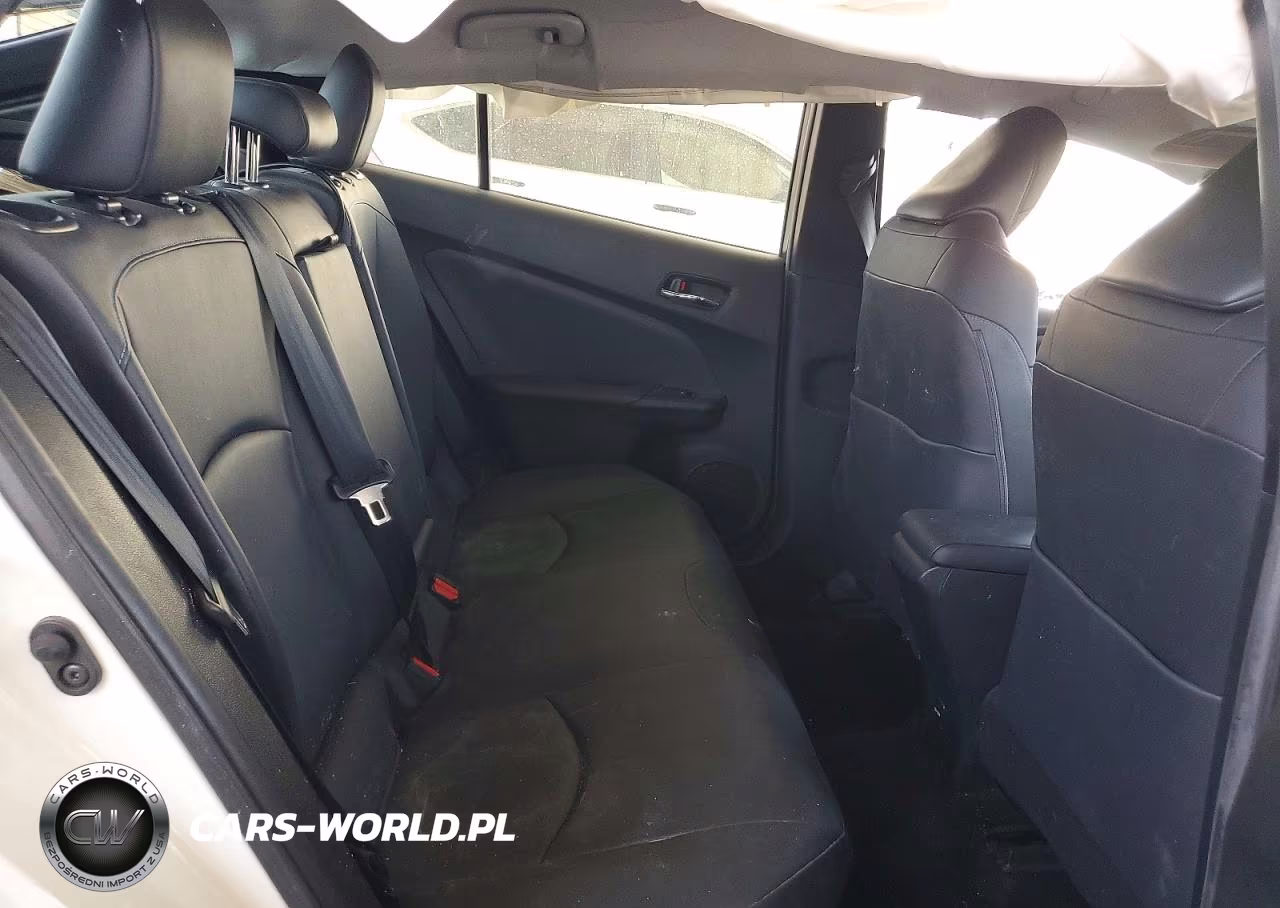 2017 Toyota Prius Four Touring VIN:JTDKARFU4H3541454 - 10