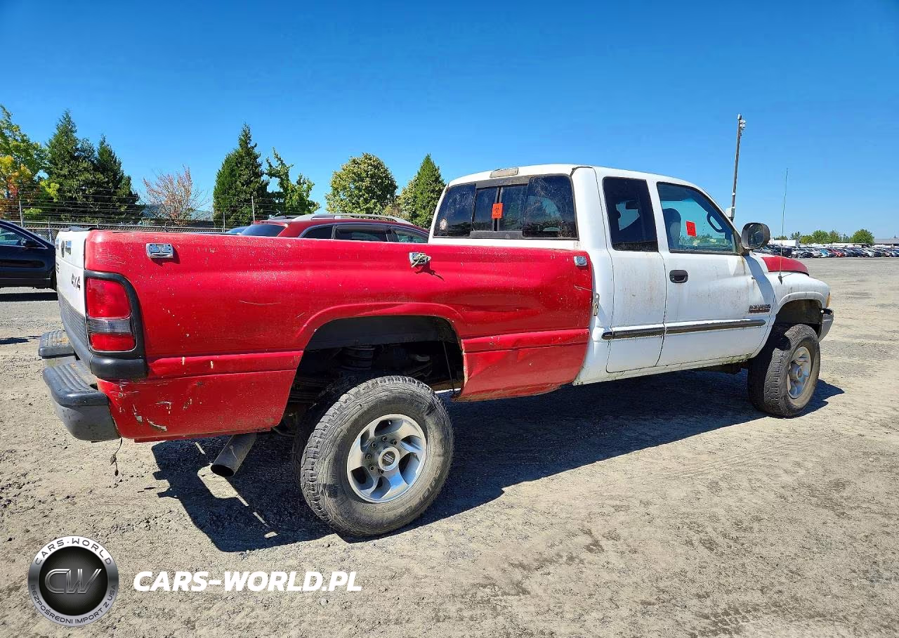 1999 Dodge Ram 2500 VIN:1B7KF2365XJ647310 - 3