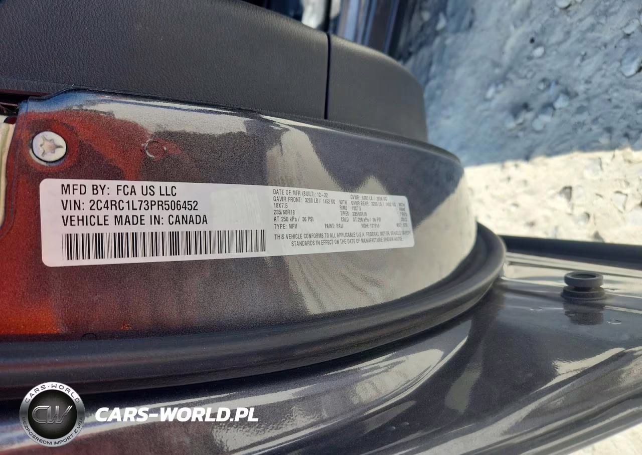 2023 Chrysler Pacifica Hybrid Touring L VIN:2C4RC1L73PR506452 - 13