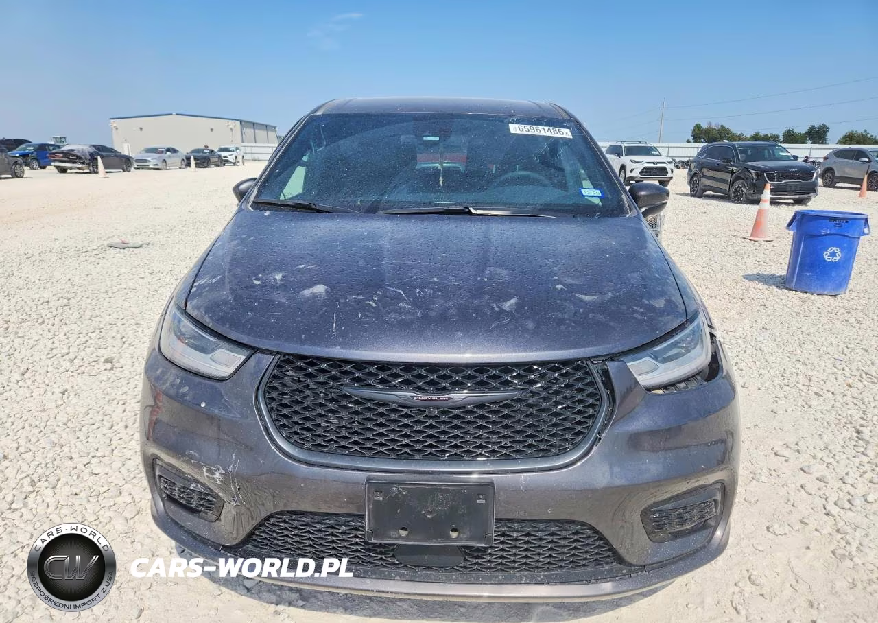 2023 Chrysler Pacifica Hybrid Touring L VIN:2C4RC1L73PR506452 - 5
