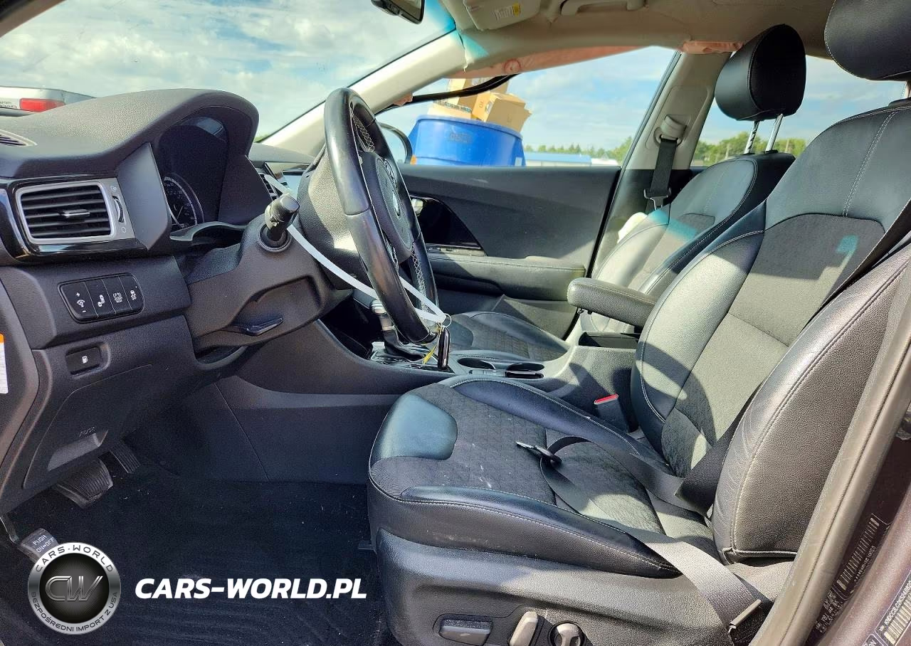 2019 Kia Niro S Touring VIN:KNDCC3LC2K5248820 - 7