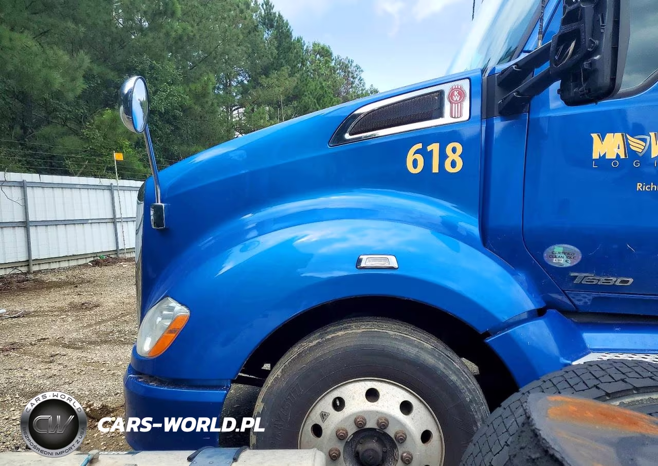 2018 Kenworth T680 Semi Truck VIN:1XKYD49X0JJ189893 - 10