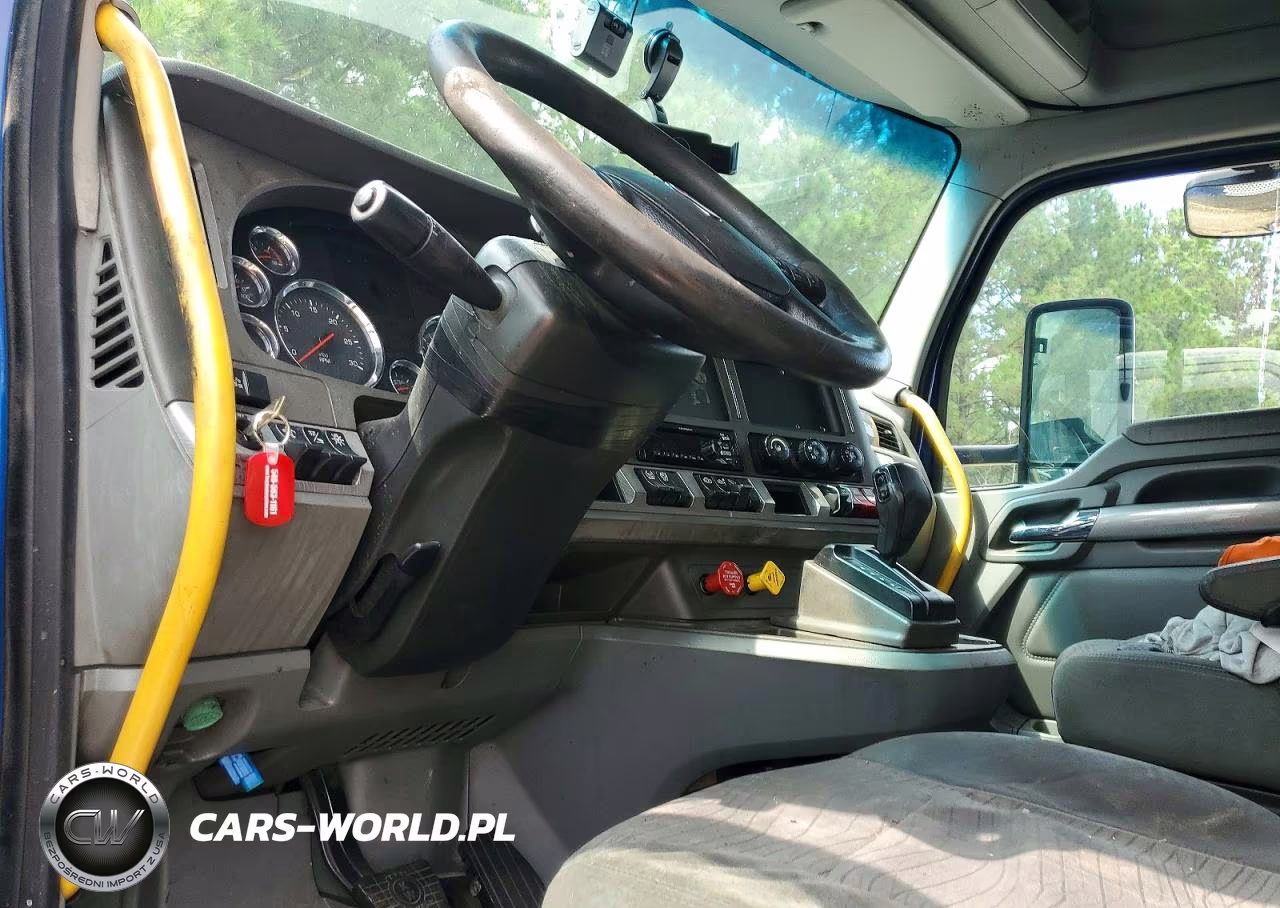 2018 Kenworth T680 Semi Truck VIN:1XKYD49X0JJ189893 - 8