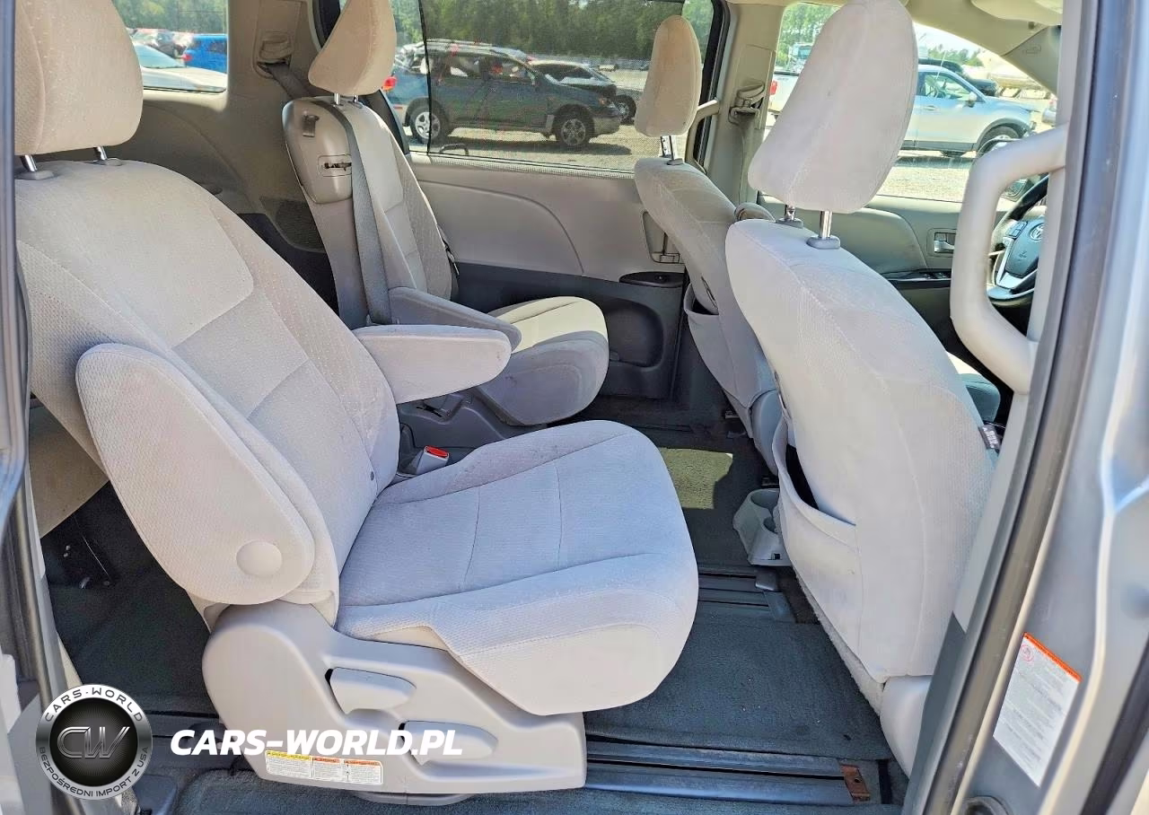 2017 Toyota Sienna Le VIN:5TDKZ3DC5HS825674 - 11