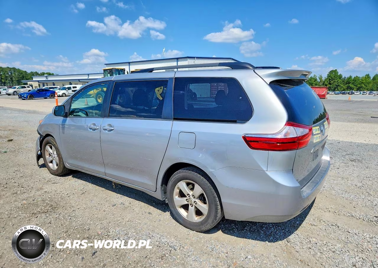 2017 Toyota Sienna Le VIN:5TDKZ3DC5HS825674 - 2