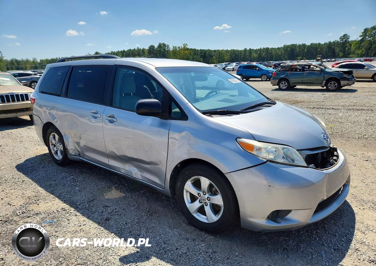 2017 Toyota Sienna Le VIN:5TDKZ3DC5HS825674 - 4