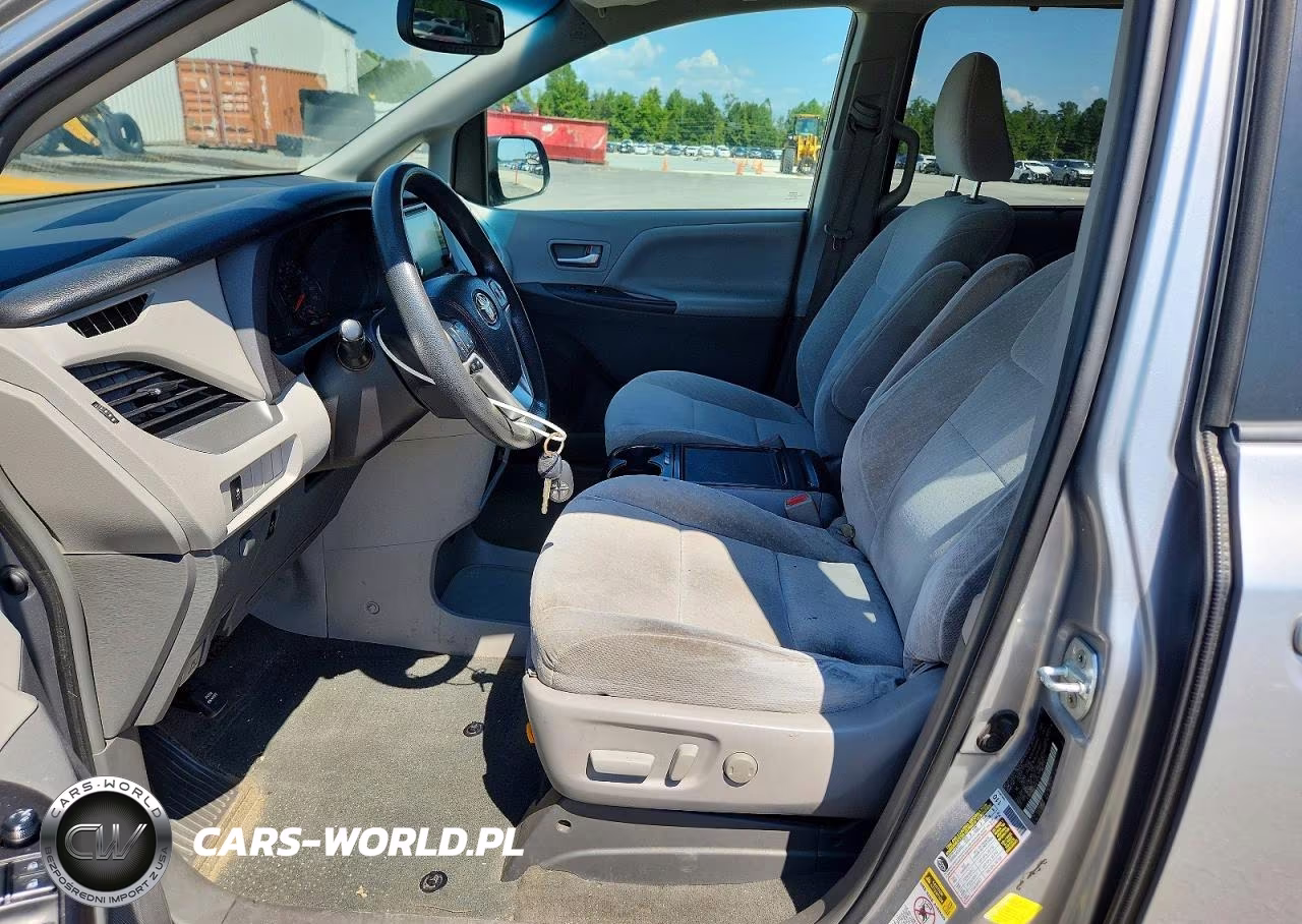 2017 Toyota Sienna Le VIN:5TDKZ3DC5HS825674 - 7