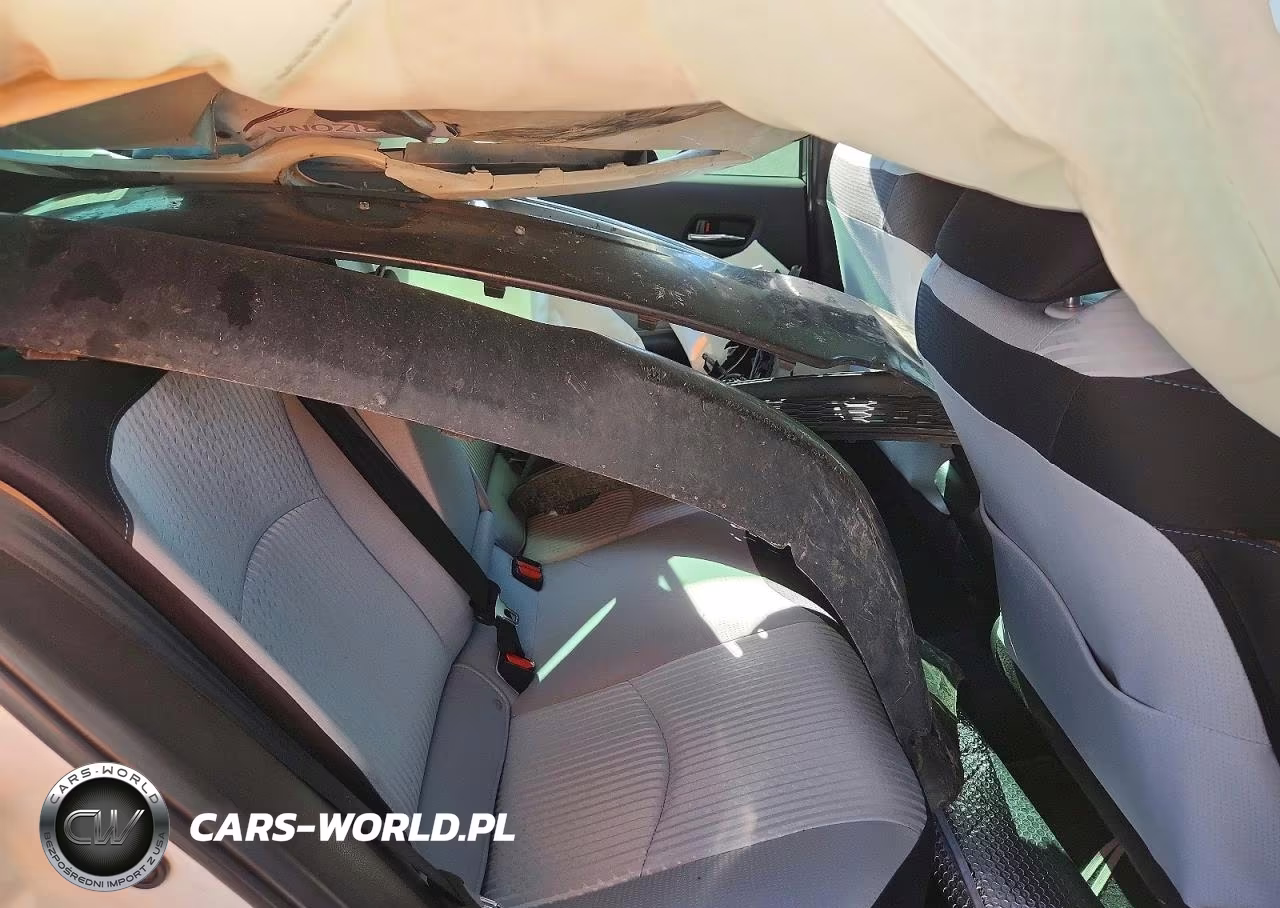 2018 Toyota Prius Three VIN:JTDKARFU6J3055816 - 10