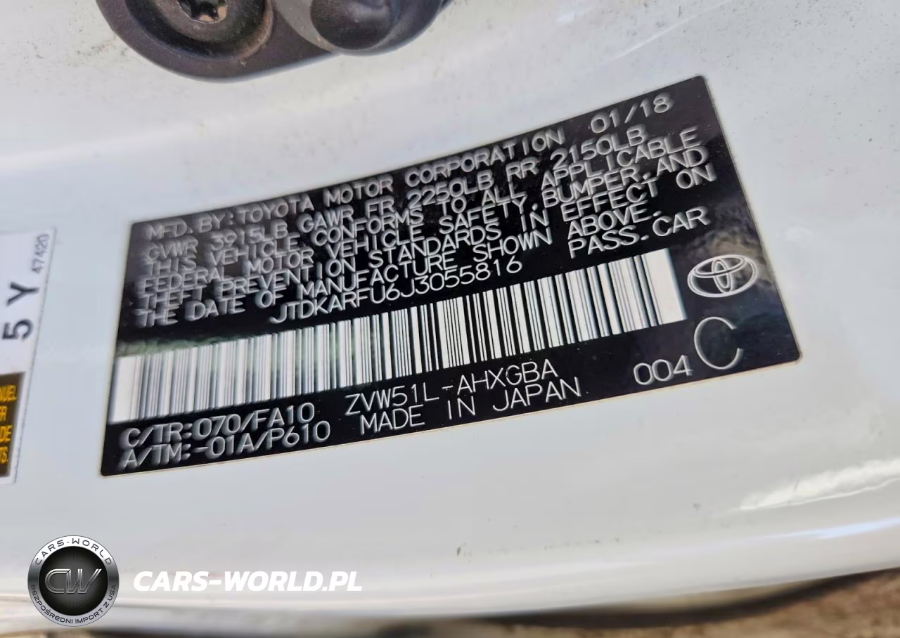 2018 Toyota Prius Three VIN:JTDKARFU6J3055816 - 12
