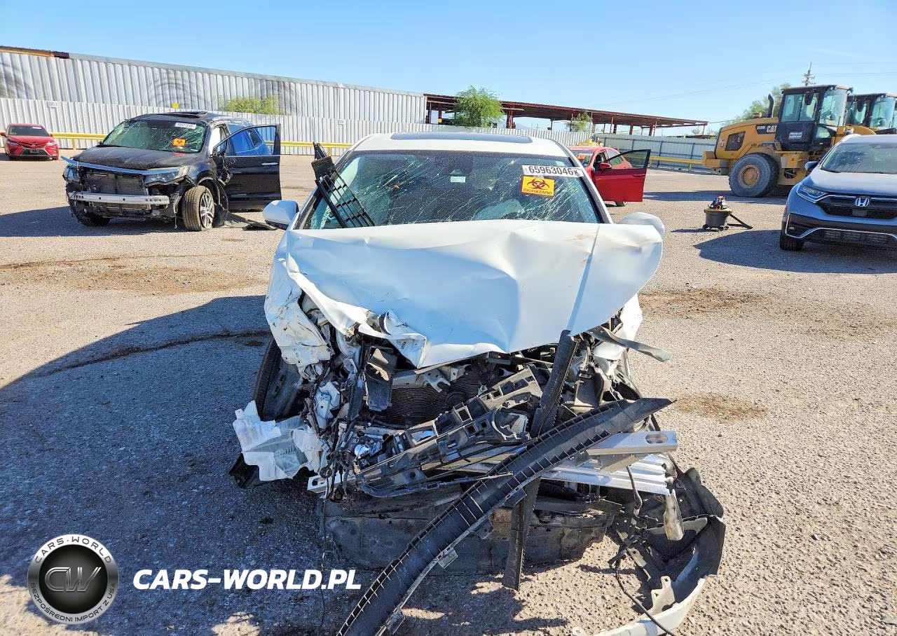 2018 Toyota Prius Three VIN:JTDKARFU6J3055816 - 5