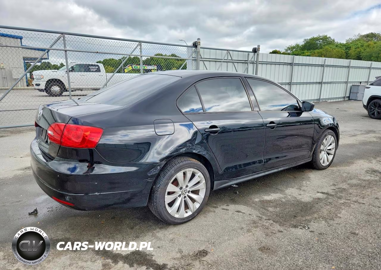 2011 Volkswagen Jetta Base VIN:3VW2K7AJ4BM306375 - 3