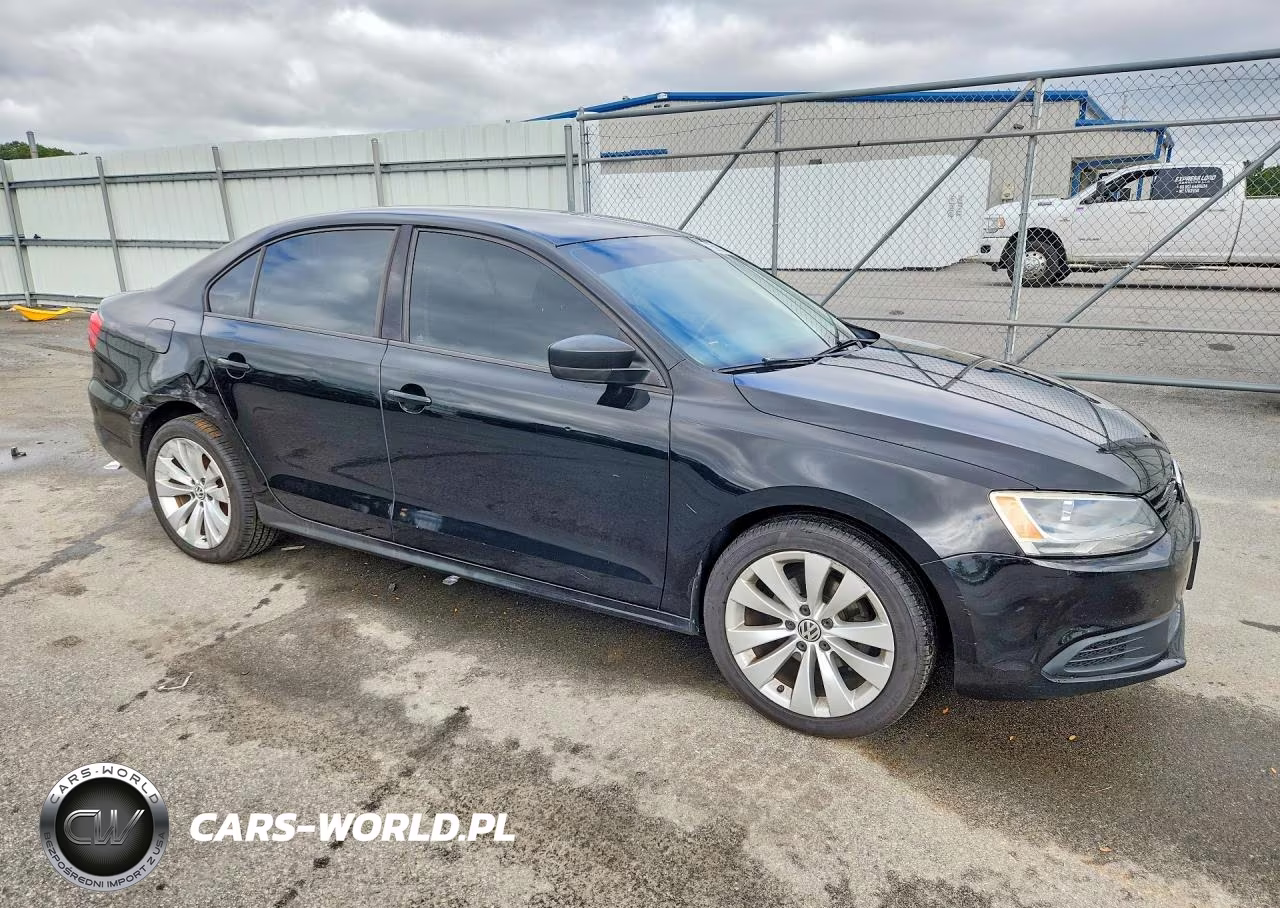 2011 Volkswagen Jetta Base VIN:3VW2K7AJ4BM306375 - 4