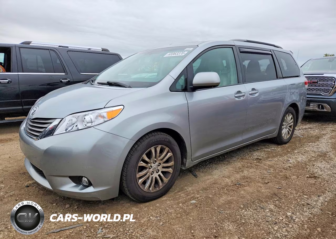 2014 Toyota Sienna Xle 8-Passenger