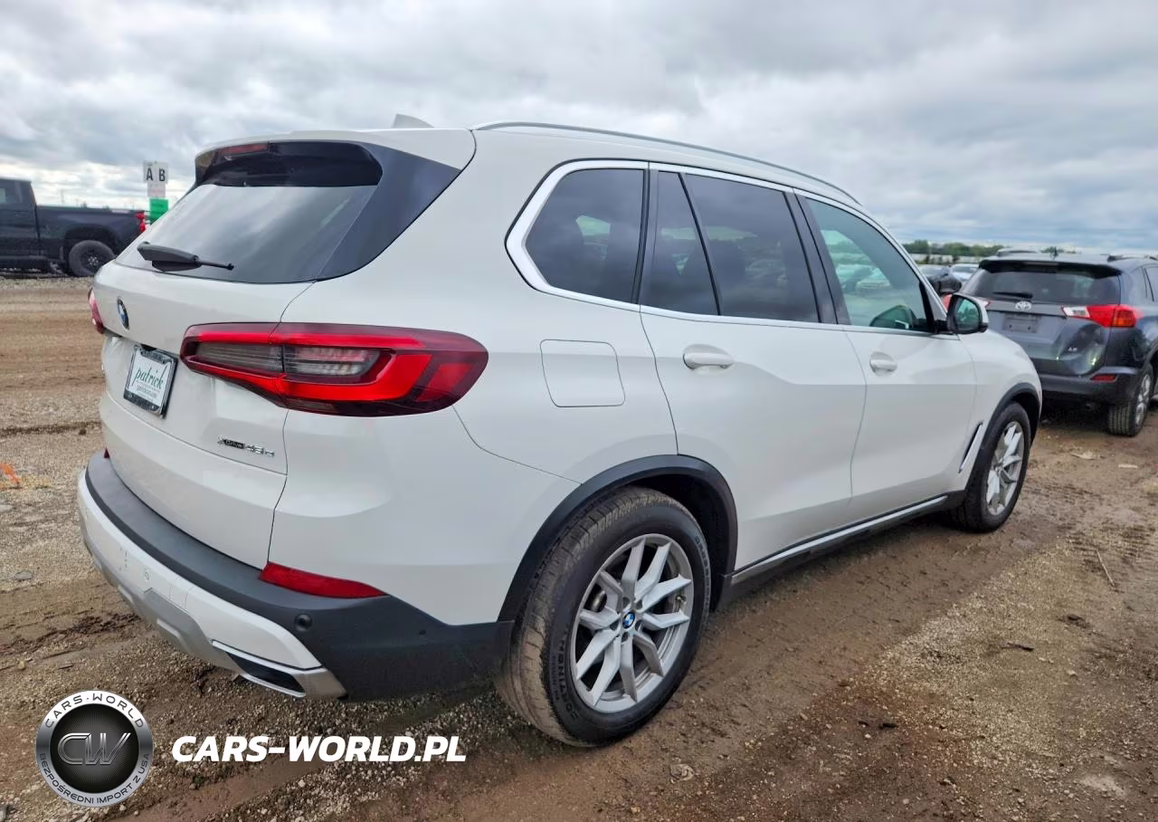 2021 BMW X5 xDrive45E VIN:5UXTA6C02M9E25456 - 3