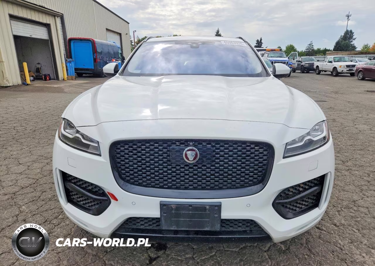 2018 Jaguar F-Pace R - Sport VIN:SADCL2FN0JA251698 - 5