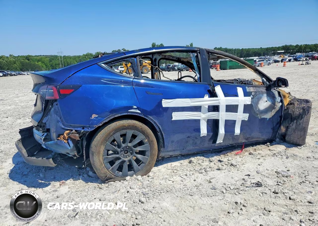 2021 Tesla Model Y VIN:5YJYGDEE2MF125129 - 3