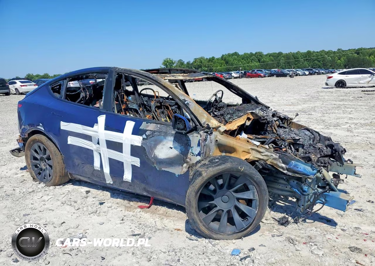 2021 Tesla Model Y VIN:5YJYGDEE2MF125129 - 4