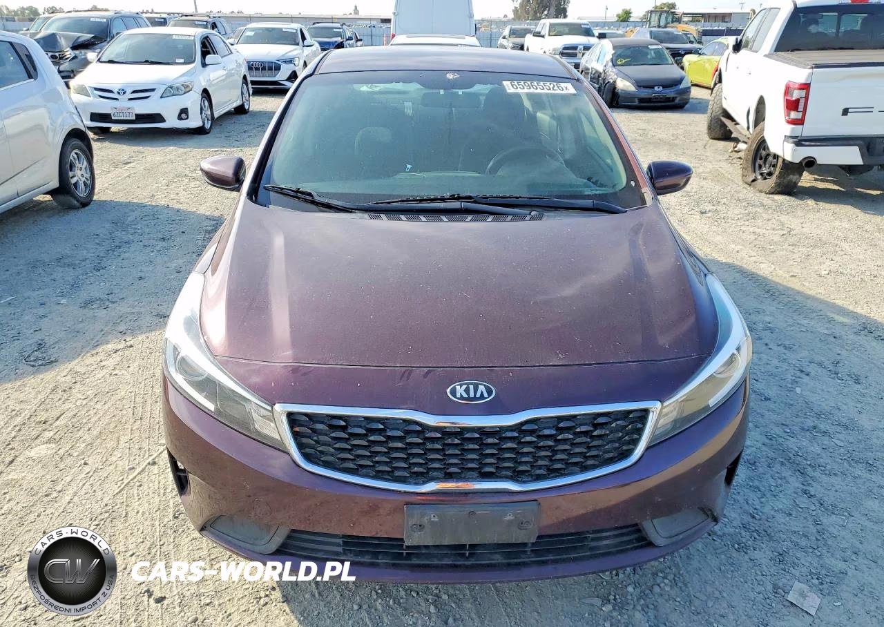 2018 Kia Forte Lx VIN:3KPFK4A78JE268956 - 5