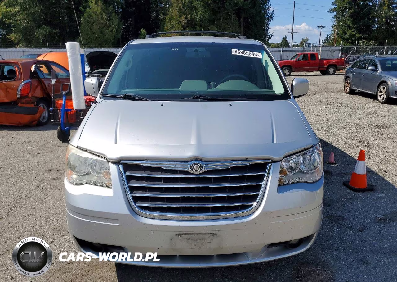 2010 Chrysler Town & Country Touring VIN:2A4RR5D10AR413213 - 5