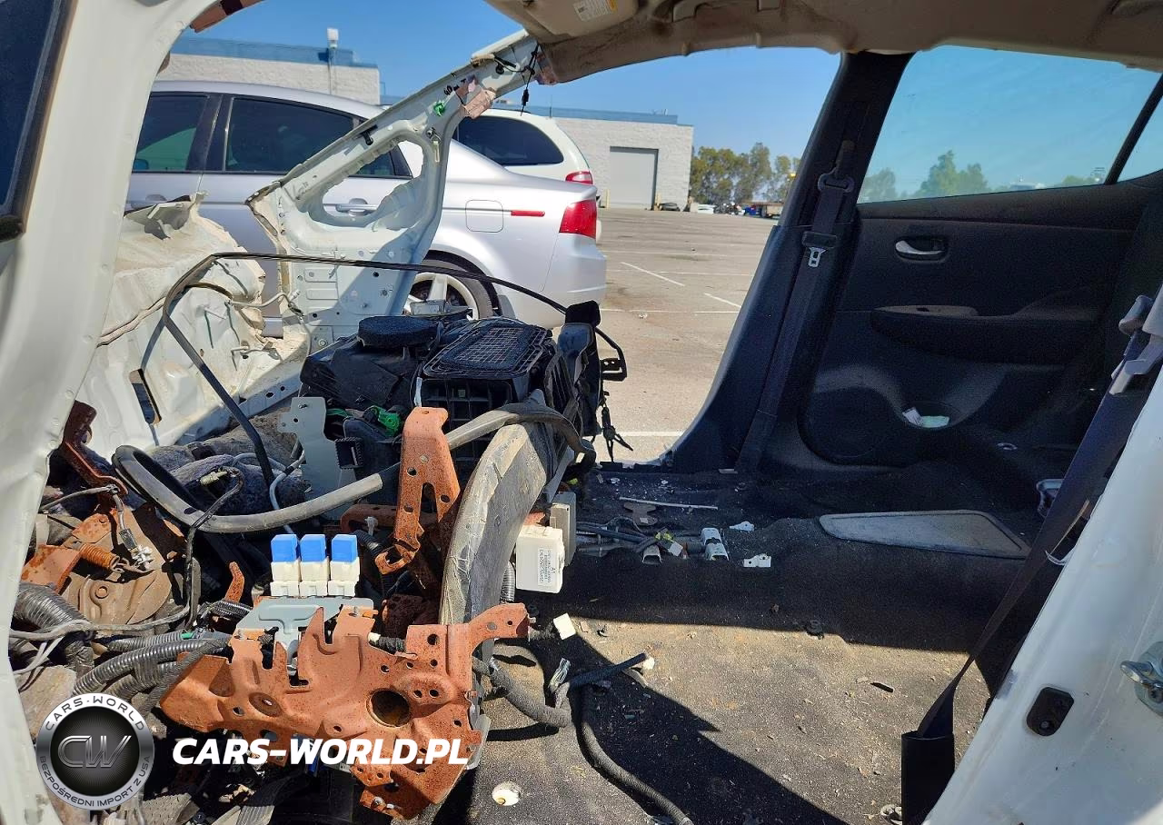 2019 Nissan Leaf S Plus VIN:1N4BZ1CP6KC312179 - 7