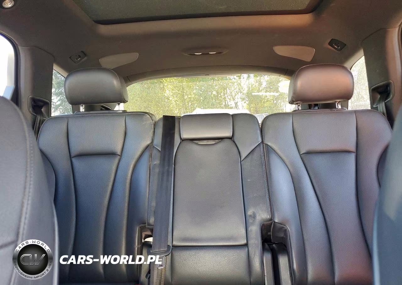 2017 Audi Q7 Prestige VIN:WA1VAAF7XHD046057 - 10