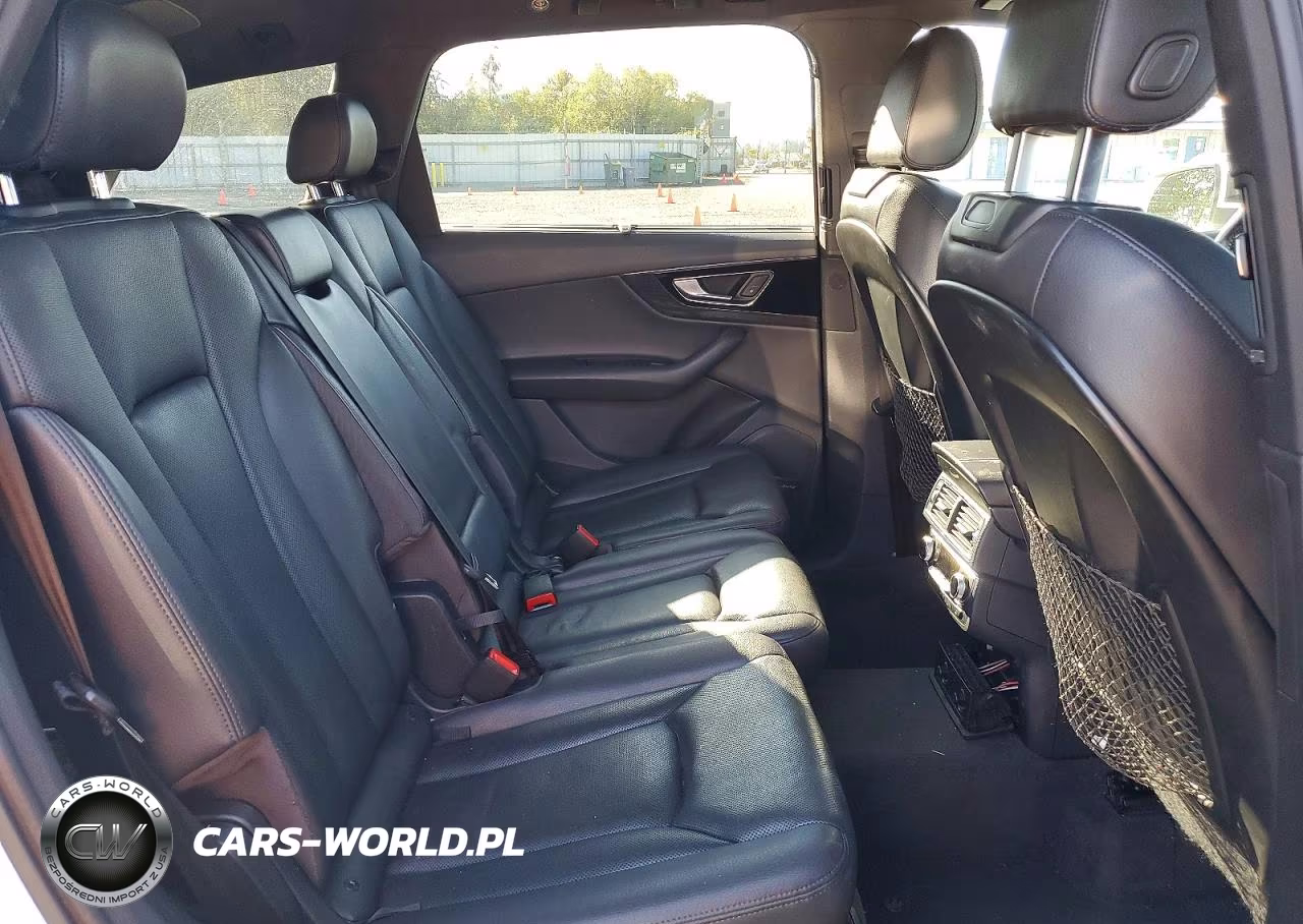 2017 Audi Q7 Prestige VIN:WA1VAAF7XHD046057 - 11