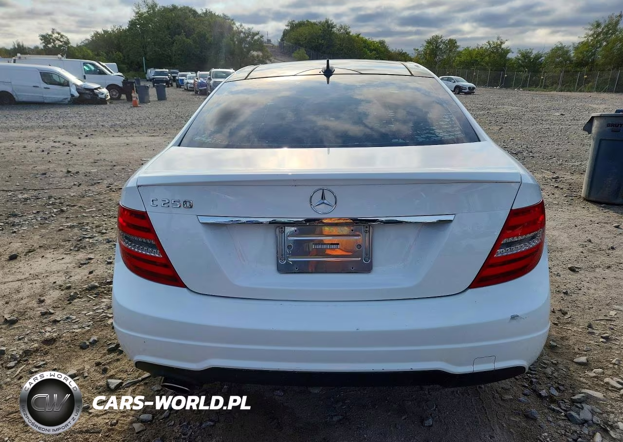 2014 Mercedes-Benz C 250 VIN:WDDGJ4HB5EG306947 - 6