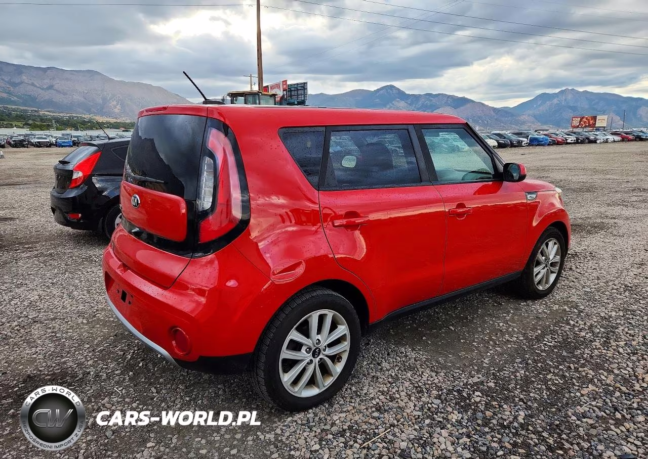 2017 Kia Soul + VIN:KNDJP3A58H7465365 - 3