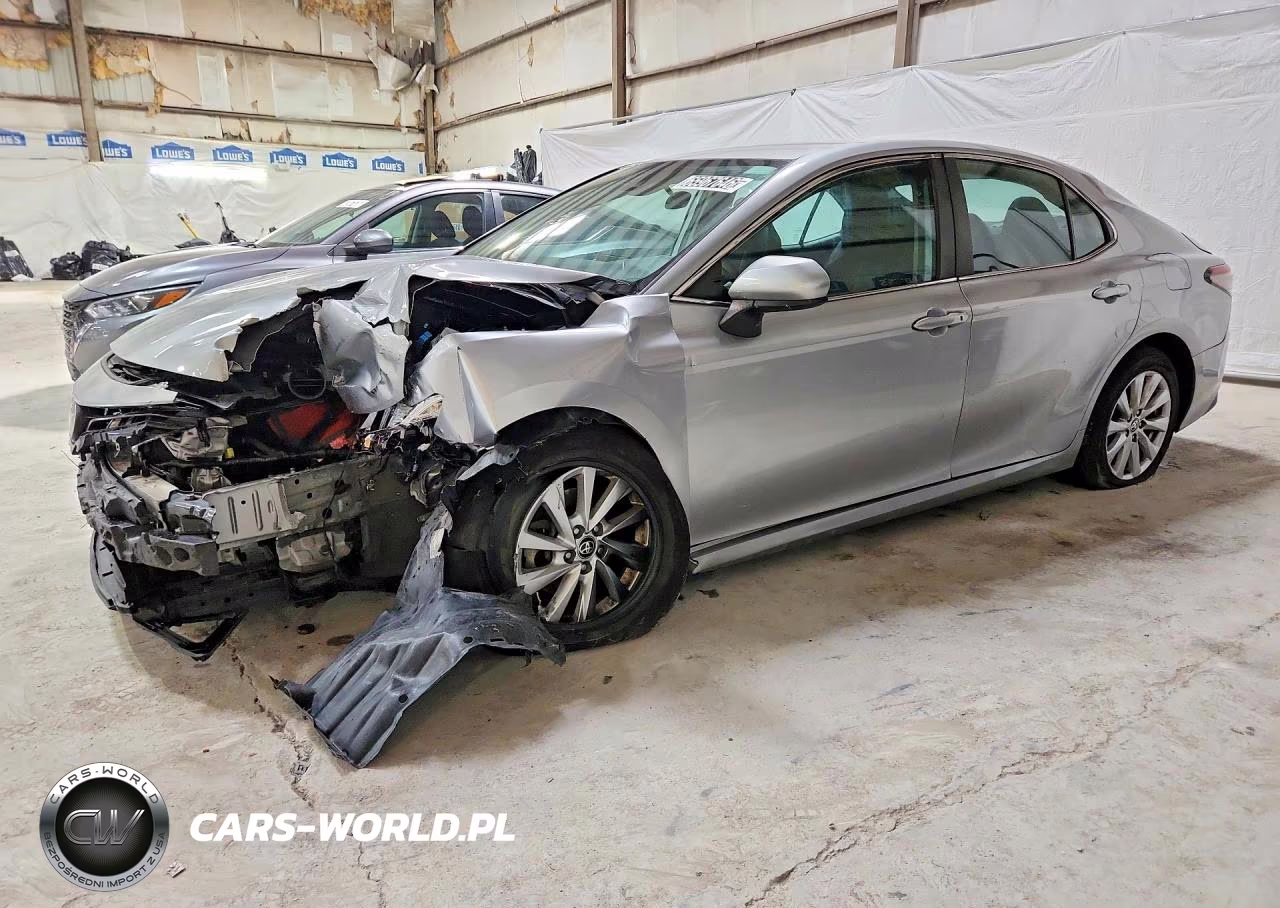 2021 Toyota Camry Le – zdjęcie 1 z 13